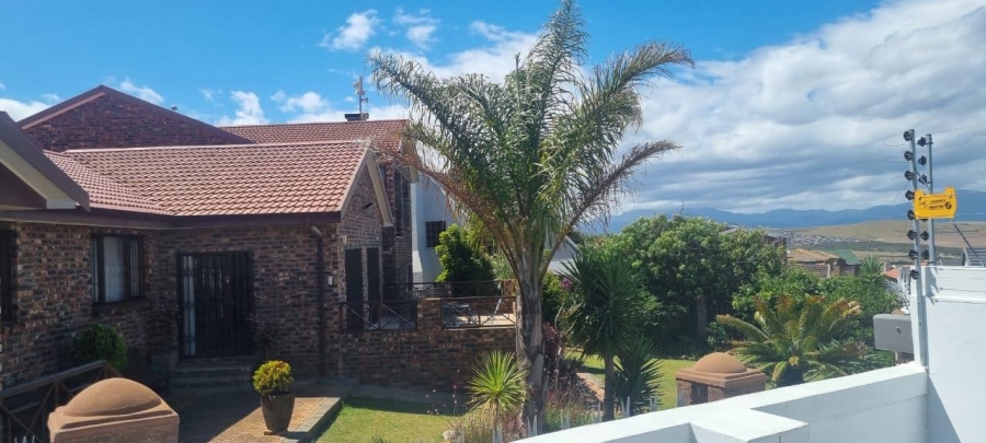 4 Bedroom Property for Sale in Hartenbos Heuwels Western Cape